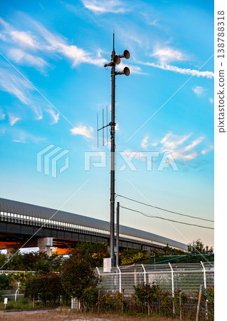 防災廣播塔及藍天 防災廣播塔及藍天 138788318