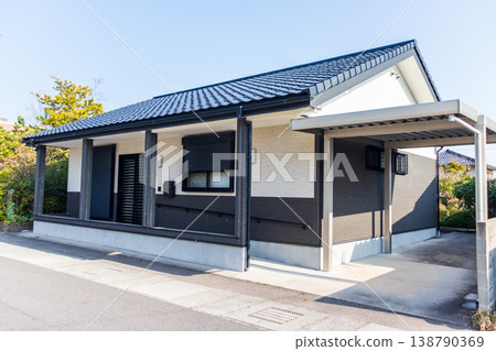日式現代住宅外觀，附車棚 138790369