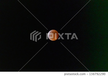月全食期間的夢幻夜空 月全食期間的夢幻夜空 138792290