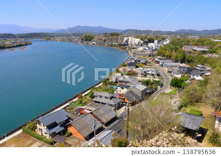 Kitsuki town and Yasaka River (viewed from Kitsuki Castle keep) Kitsuki town and Yasaka River (viewed from Kitsuki Castle keep) 138795636
