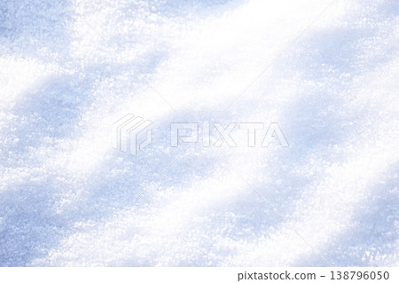 蒜山高原上凹凸不平的積雪圖案 蒜山高原上凹凸不平的積雪圖案 138796050