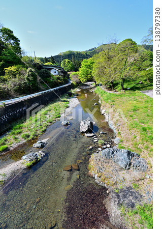 Samba Valley, a waterside walking path near Tokyo 138797380