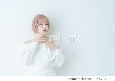 Beauty and fashion image of a woman with light-toned short bob hair. 138797988
