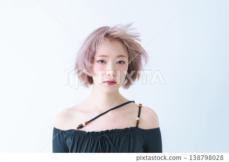 Beauty and fashion image of a woman with light-toned short bob hair. 138798028