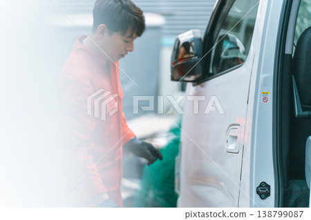 Auto mechanic Auto mechanic 138799087