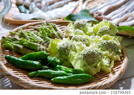 Spring tempura ingredients, wild vegetables Spring tempura ingredients, wild vegetables 138799265