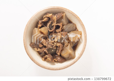 Chicken and konjac stew 138799672