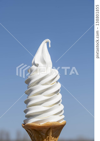 Soft cream that shines against the blue sky Soft cream that shines against the blue sky 138801855