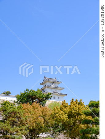 The turret of Akashi Castle under a clear sky 138801980