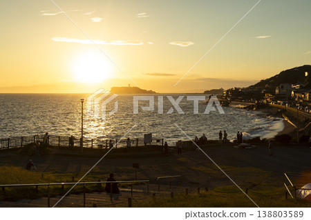 The sunset over Inamuragasaki, Kamakura, right next to Enoshima Island. The sunset over Inamuragasaki, Kamakura, right next to Enoshima Island. 138803589