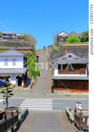 Shioya Slope and Suya Slope (Merchant town, samurai residences, Kitsuki castle town, vertical composition) Shioya Slope and Suya Slope (Merchant town, samurai residences, Kitsuki castle town, vertical composition) 138803754