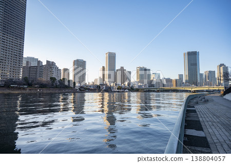 Early morning scenery of the Sumida River 138804057