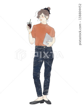 一位女性手持飲品(冰咖啡)、筆記型電腦和牛仔布的全身插圖。 一位女性手持飲品(冰咖啡)、筆記型電腦和牛仔布的全身插圖。 138804452