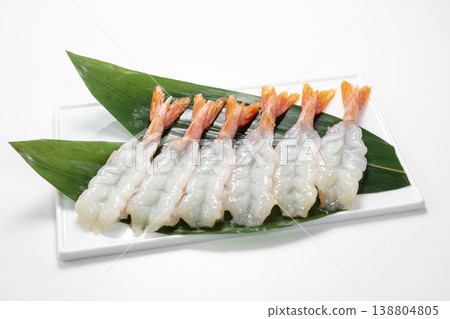 Natural raw shrimp for sushi toppings 138804805