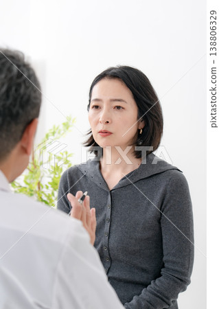 Women concerned about nasolabial folds: Cosmetic medical treatments 138806329