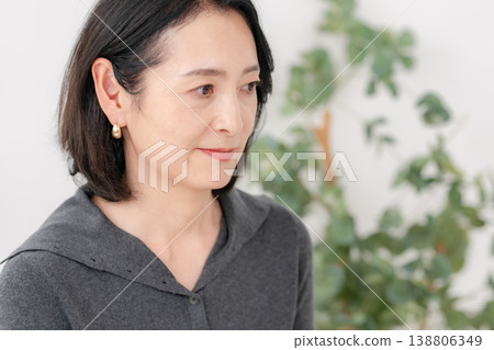 關注法令紋的女性：美容醫療 138806349
