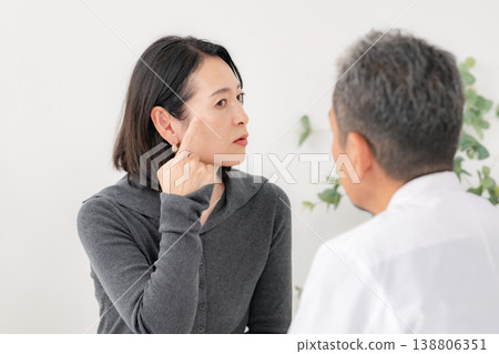 關注法令紋的女性：美容醫療 138806351