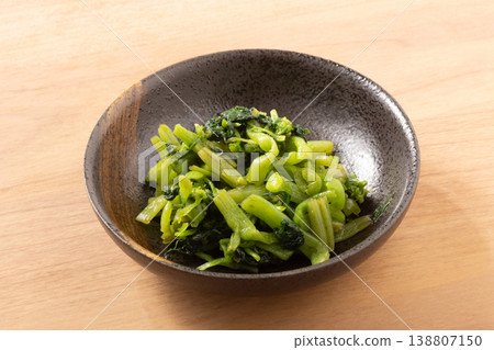 Wasabi flower salad (blanched) 138807150