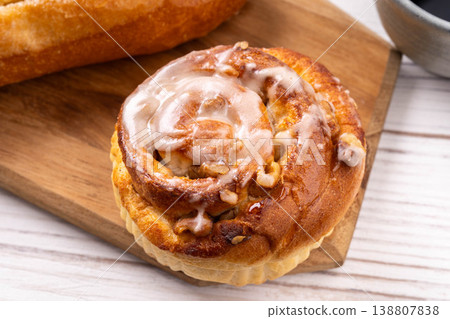 Walnut cinnamon roll Walnut cinnamon roll 138807838