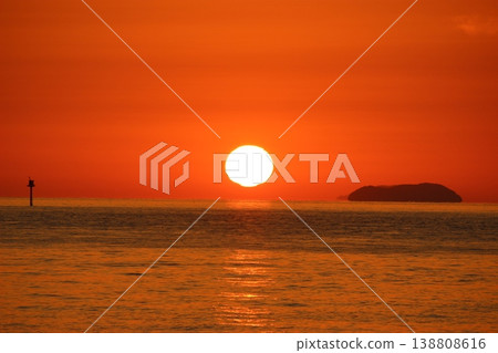 Sunset over the sea Sunset over the sea 138808616