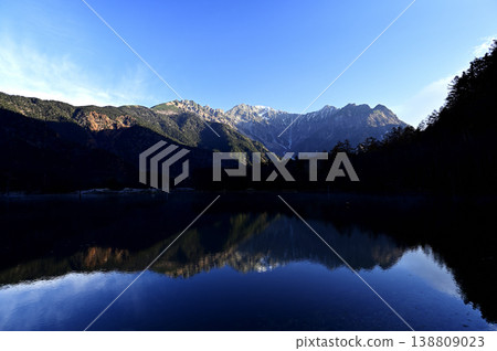 November, Taisho Pond and Mt. Hotaka (Photo taken on the left bank of Taisho Pond) November, Taisho Pond and Mt. Hotaka (Photo taken on the left bank of Taisho Pond) 138809023