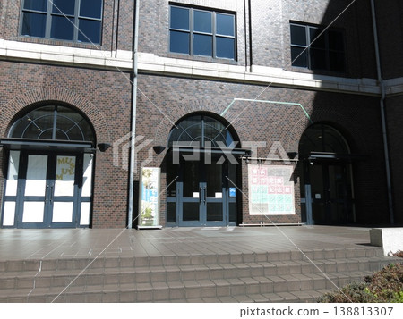 Yokohama Urban Development Memorial Hall / Yokohama Eurasia Cultural Center (Entrance on the courtyard side) Yokohama Urban Development Memorial Hall / Yokohama Eurasia Cultural Center (Entrance on the courtyard side) 138813307