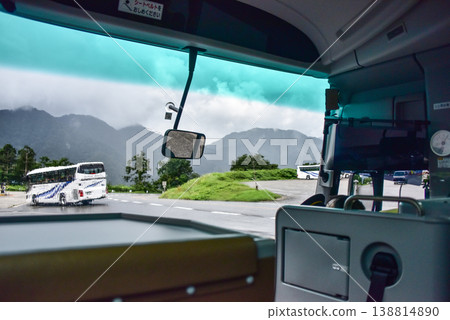 Tateyama Highland Bus arriving at Bijodaira Station Tateyama Highland Bus arriving at Bijodaira Station 138814890