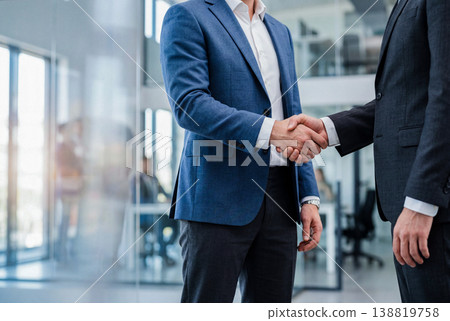 Businessman shaking hands 138819758