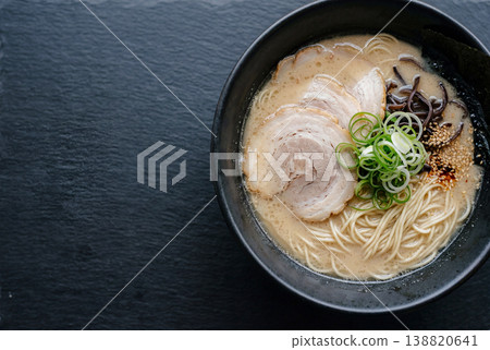 豚骨拉麵和留白 豚骨拉麵和留白 138820641