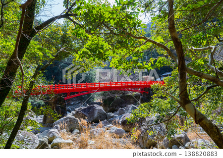 Red Waterfall Viewing Bridge in Kijetsukyo Gorge, Tanabe City, Wakayama Prefecture Red Waterfall Viewing Bridge in Kijetsukyo Gorge, Tanabe City, Wakayama Prefecture 138820883