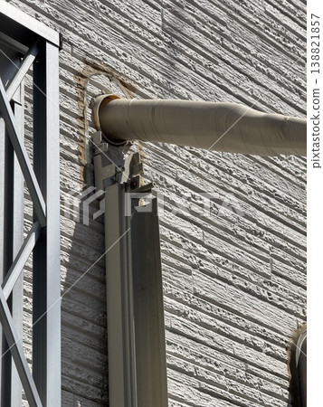 Replacing old air conditioners and exposing piping due to the 2027 problem. 138821857