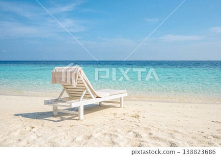 Blue sky and crystal-clear, beautiful sea Blue sky and crystal-clear, beautiful sea 138823686
