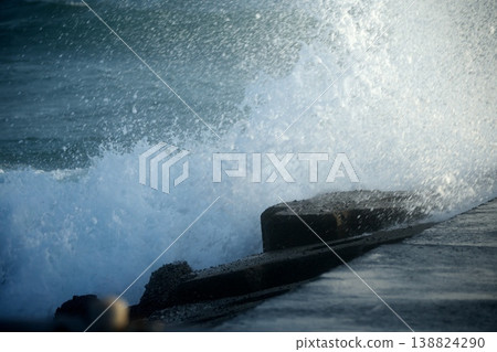 The rough waves of the Sea of Japan in spring, as seen from the Yumigahama Peninsula in Tottori Prefecture. The rough waves of the Sea of Japan in spring, as seen from the Yumigahama Peninsula in Tottori Prefecture. 138824290