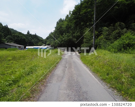 A bridge over a river in the countryside 138824720