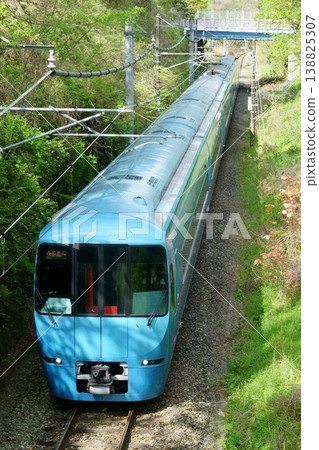 Romancecar MSE (60000 series) with through-type leading car Romancecar MSE (60000 series) with through-type leading car 138825307