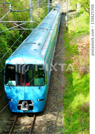 富士山特快列車,車頭為直通式列車組。 富士山特快列車,車頭為直通式列車組。 138825308