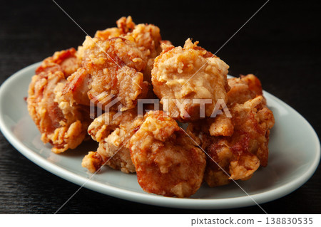 Deep-fried chicken 138830535