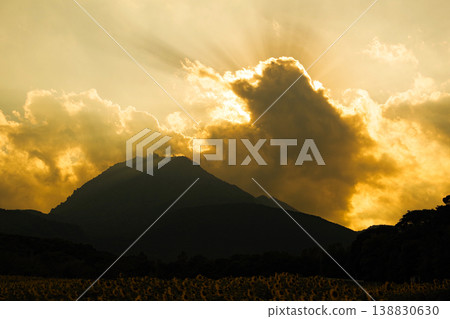 Mount Fugen and crepuscular rays Mount Fugen and crepuscular rays 138830630