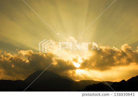 富根山和暮光射線 富根山和暮光射線 138830641