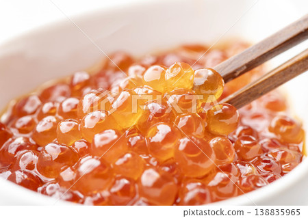 Salmon roe presentation and wooden spoon Salmon roe presentation and wooden spoon 138835965