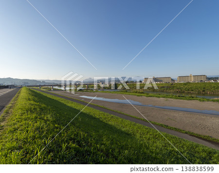 Blue sky and scenery along the Yamato River Blue sky and scenery along the Yamato River 138838599