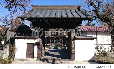秩父三十四聖地第十六座寺廟!無亮山西光寺正門。 秩父三十四聖地第十六座寺廟!無亮山西光寺正門。 138838871