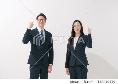 雙臂的商人 雙臂的商人 138839539