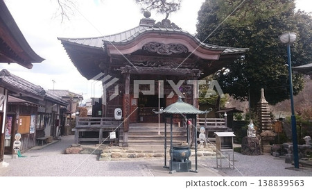 The 18th temple of the Chichibu Thirty-Four Sacred Places! Hakudozan Jinmonji Temple The 18th temple of the Chichibu Thirty-Four Sacred Places! Hakudozan Jinmonji Temple 138839563