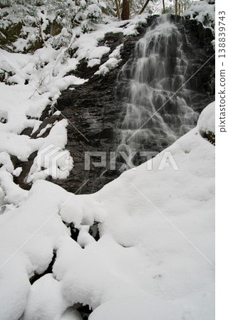 Winter waterfall, snowy landscape of a waterfall, Kannon Falls, Hiwa-cho, Shobara City, Hiroshima Prefecture Winter waterfall, snowy landscape of a waterfall, Kannon Falls, Hiwa-cho, Shobara City, Hiroshima Prefecture 138839743