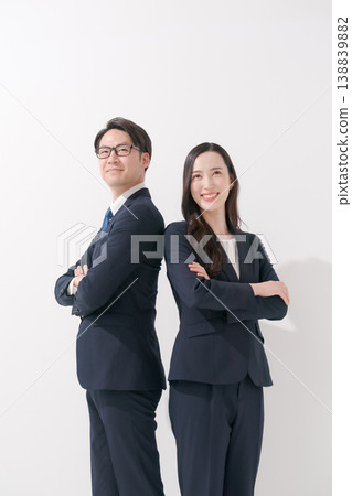 雙臂的商人 雙臂的商人 138839882