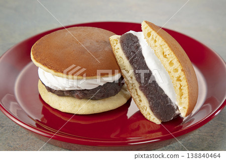 Raw dorayaki Raw dorayaki 138840464