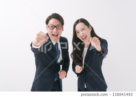 充滿活力且樂於助人的商業人士 充滿活力且樂於助人的商業人士 138841493