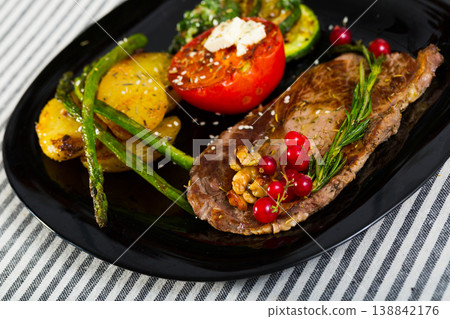 Fried beef loin with red currant Fried beef loin with red currant 138842176