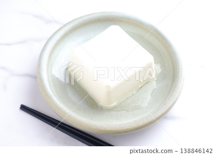 豆腐－說到用加工大豆製成的健康食品，豆腐是人們首先想到的。 138846142